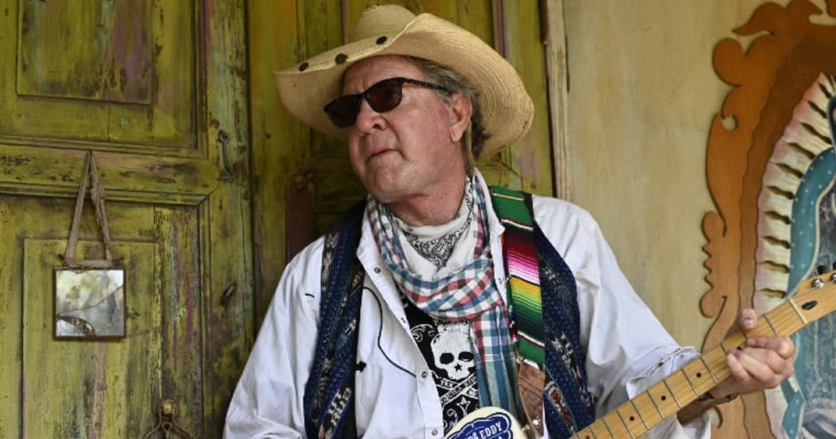 Legendary Joe King Carrasco Headlines De Nada Backstage to Support Ukraine Animal Rescue